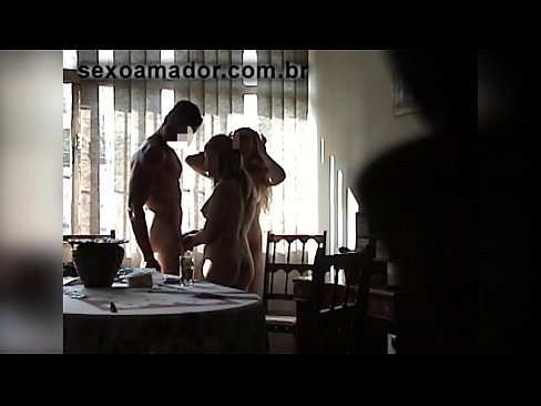 ❤️ Seksvriende nooi 'n reuse man en 'n drietal saam met hom ️❌ Pornovideo op af.fuckmymac.ru ❤