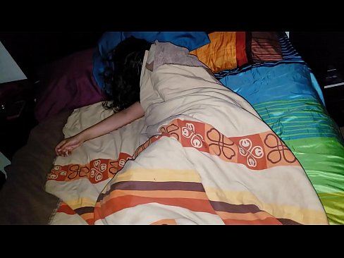 ❤️ Stiefseun berispe sy jong stiefma terwyl sy slaap. ️❌ Pornovideo op af.fuckmymac.ru ❤